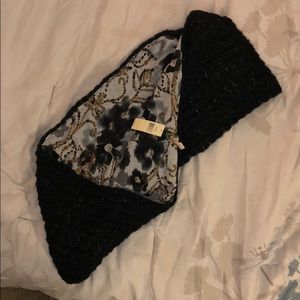 Black knit Infinity scarf